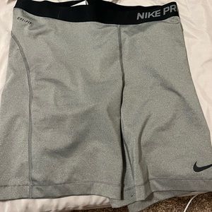 Workout Nike spandex above knee